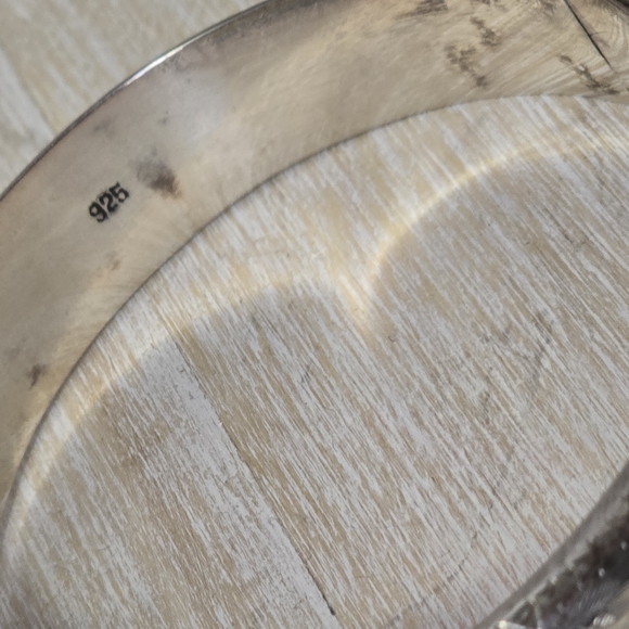 Engraved 925 SterlingSilver Bangle Bracelet With Safety Chain - Picture 5 of 7